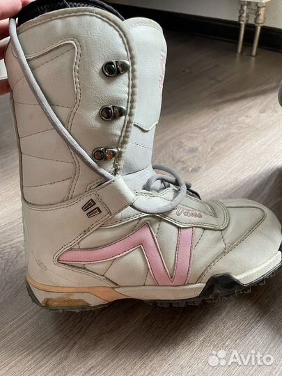 Сноубордические ботинки Vans женские
