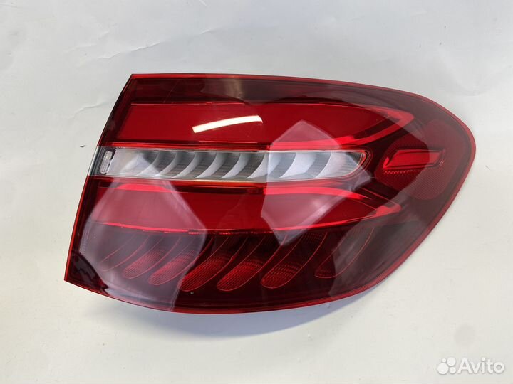 Фонарь задний правый mercedes W253