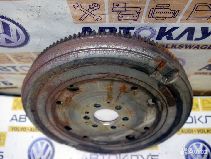 Маховик двухмассовый DSG7 Фольксваген Гольф 6