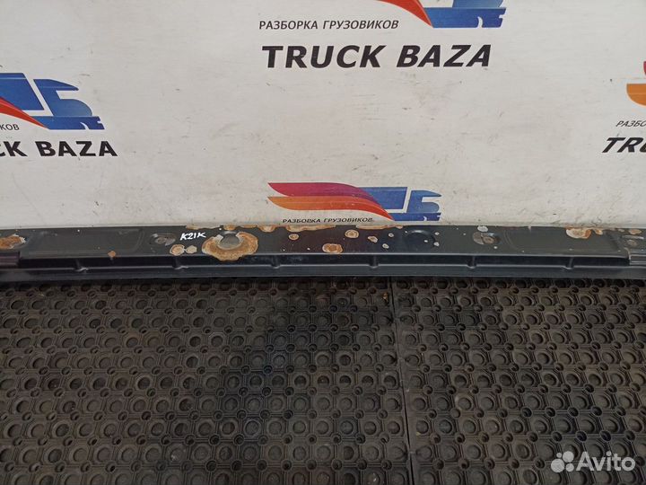 Планка под лобовое стекло