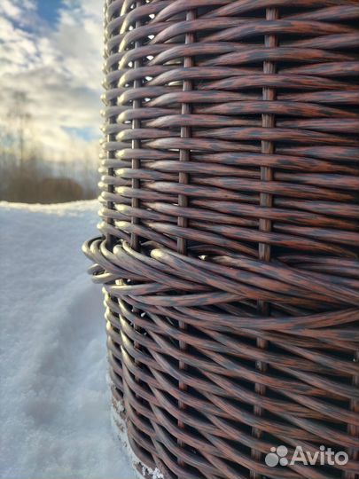 Кашпо из искусственного ротанга