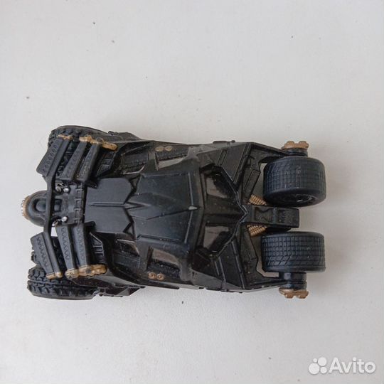 Машинка Hot Wheels Бэтмобиль