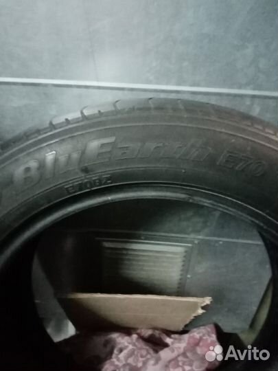 Yokohama BluEarth E70 215/55 R17 70E