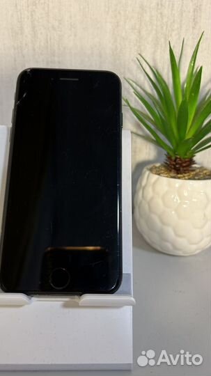 iPhone SE (2020), 128 ГБ