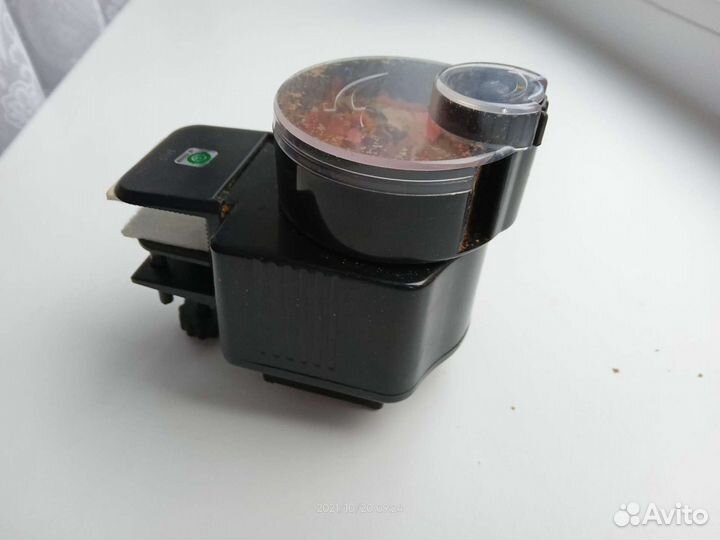 Автоматическая кормушка для рыб