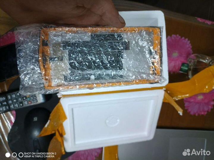 Экран на бронированный телефон Poptel P60