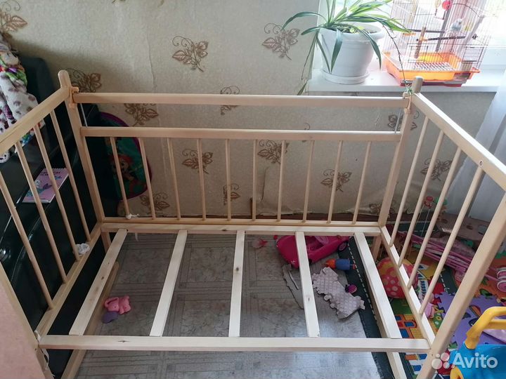 Детская кроватка
