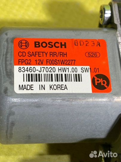 Моторчик стеклоподъемника задний правый Kia Ceed 3