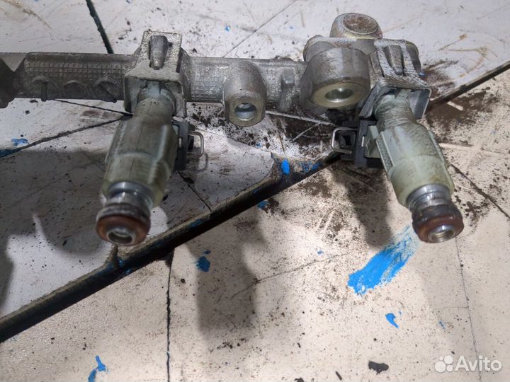 Форсунка топливная Toyota Avensis 1