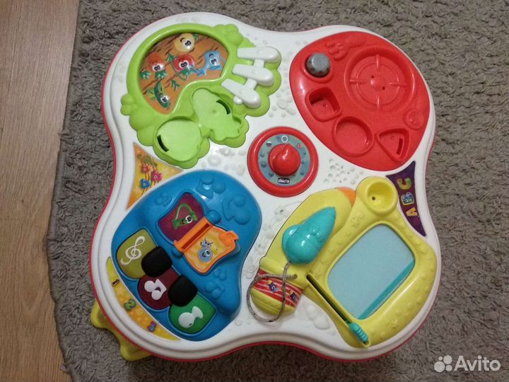 Развивающий столик Chicco