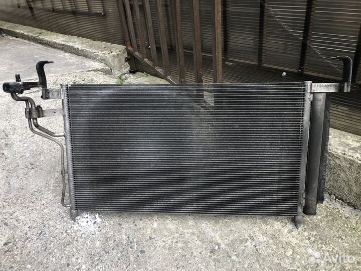 Радиатор кондиционера 976064H100 hyundai starex h1