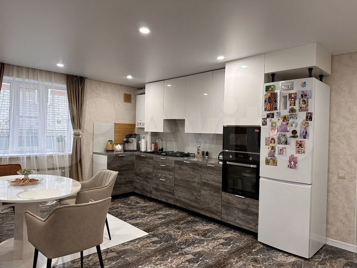 Дом 175 м² на участке 6 сот.