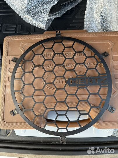 Гриль для сабвуфера 10 hertz