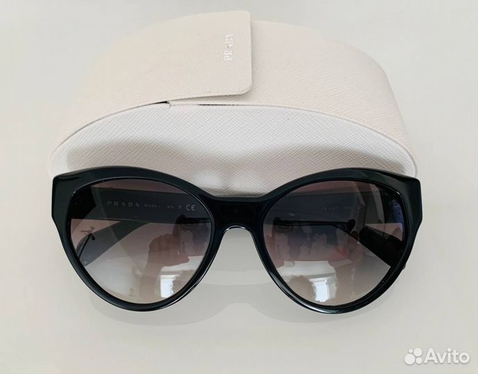 Солнцезащитные очки женские prada