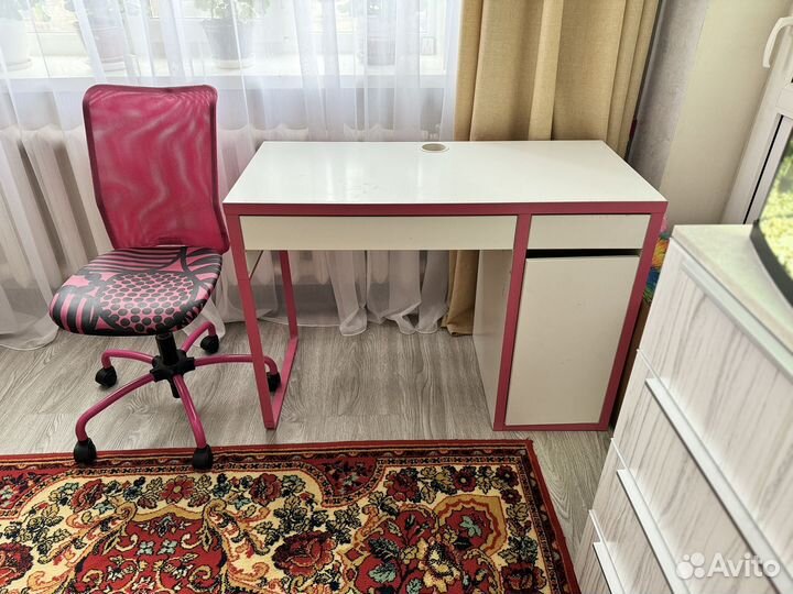 Письменный стол IKEA и стул