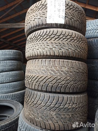 Nokian Tyres Hakkapeliitta R3 245/40 R19 и 275/35 R19 98T