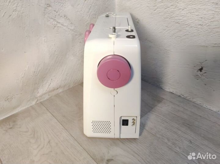 Швейная машина Janome 311PG, белый/розовый