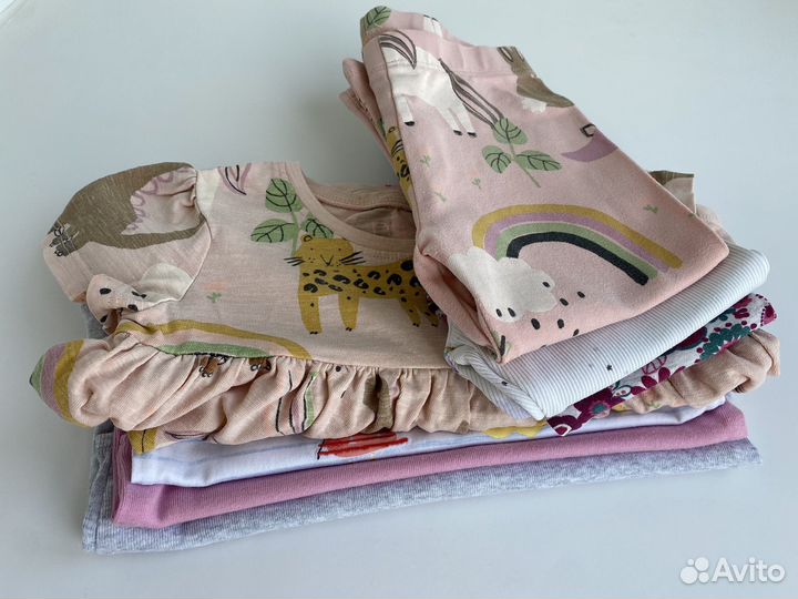 На доставке Большой пакет вещей на малышку 12-18