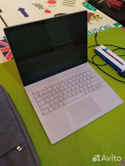 Microsoft surface book 2