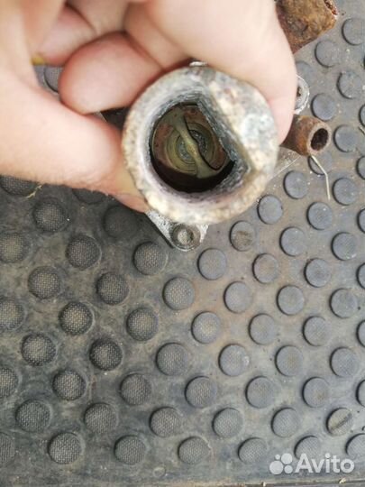 Корпус термостата Рено Меган 1