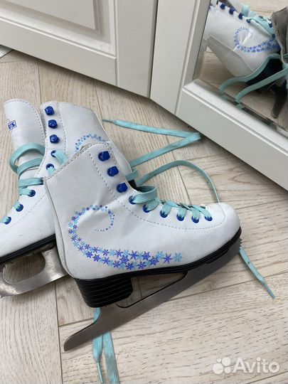 Коньки фигурнве 32 р