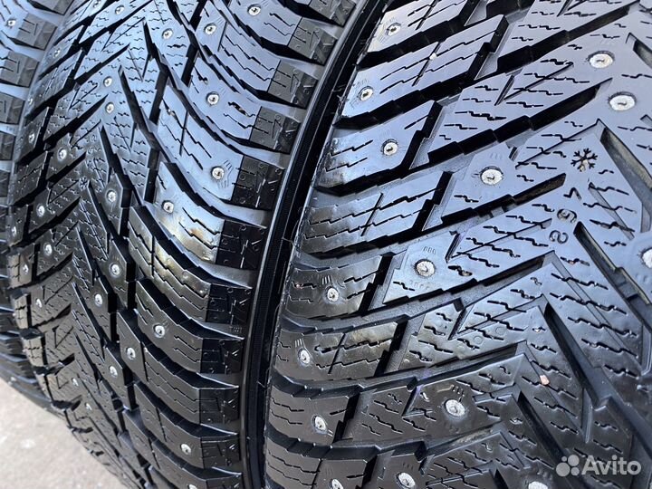 Nokian Tyres Hakkapeliitta 10p 235/45 R18