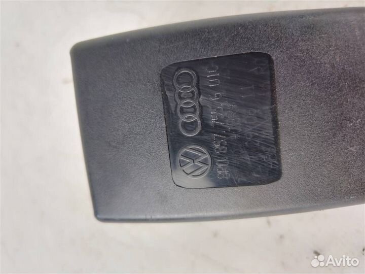 Ответная часть переднего левого ремня безоп. ауди