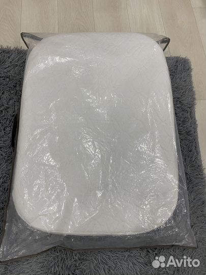 Детская кроватка с маятником