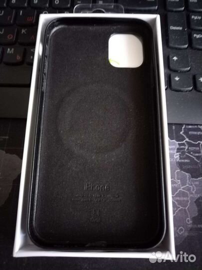 Чехол на iPhone 11 кожаный