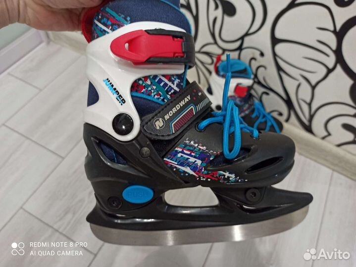 Коньки ледовые 