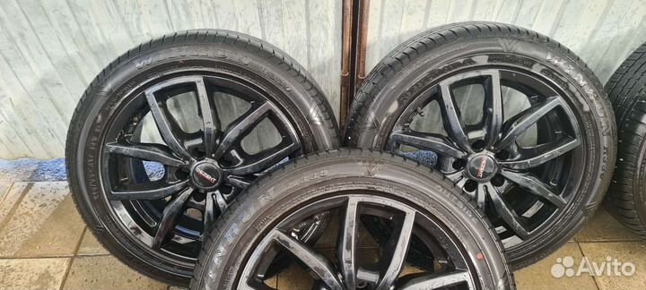 R17 Winrun R330 215/55, PCD 5x114.3 DIA 70