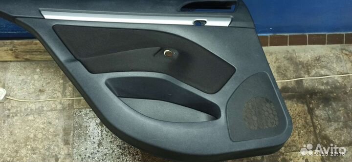 Обшивка двери Skoda octavia a5