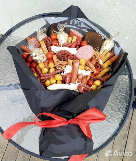 Мужской букет из колбасы