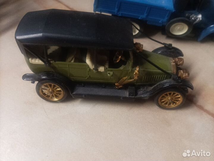 Модель автомобилей металл