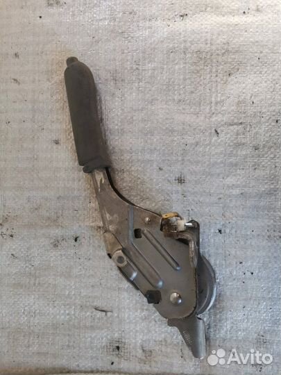 Рычаг стояночного тормоза Nissan March K11 CG10