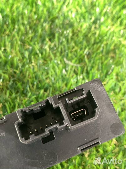 Разъем AUX / USB Buick Encore GX 2021 13529865