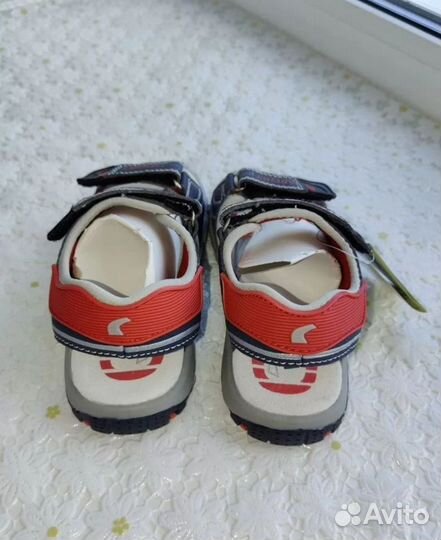 Сандалии primigi 30 размер новые