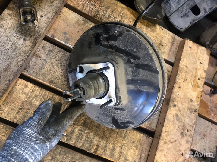 Вакуумник в сборе с гтц Ford Focus 2