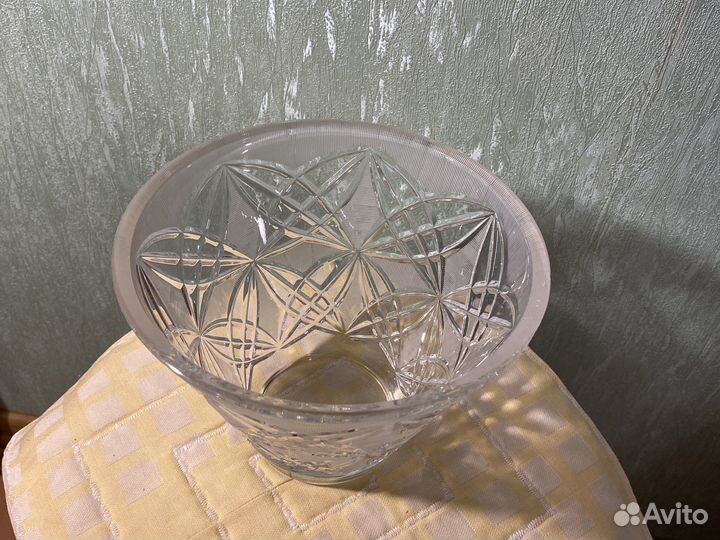 Хрустальная ваза