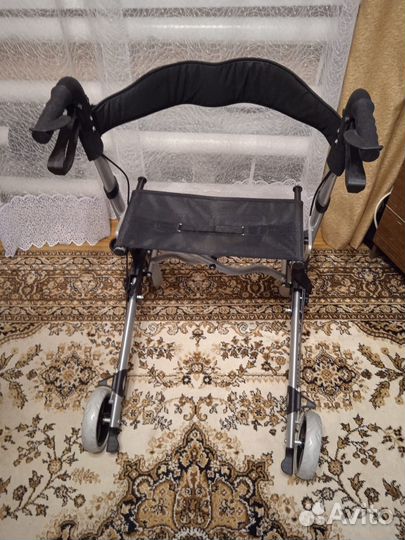 Ходунки для взрослых на колесах