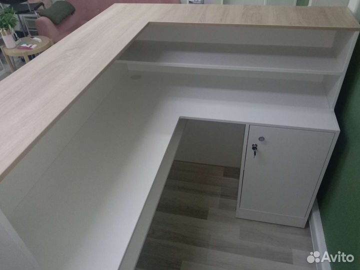 Стойка администратора, угловая, новая