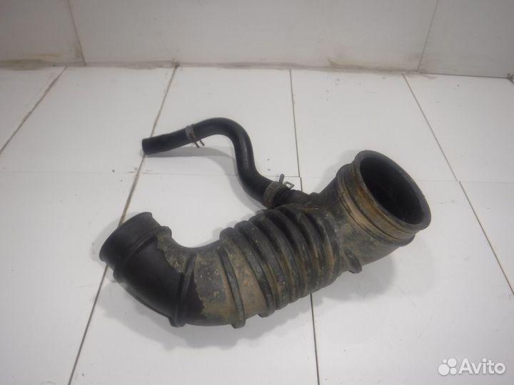 Патрубок воздушного фильтра Mitsubishi L200 4