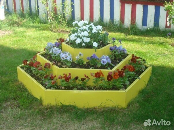 Клумбы желтые