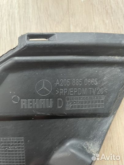 Mercedes w205 кронштейн переднего бампера правый