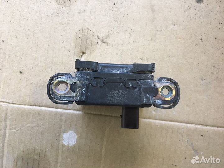 Датчик ускорения Audi A3 8P (3552)