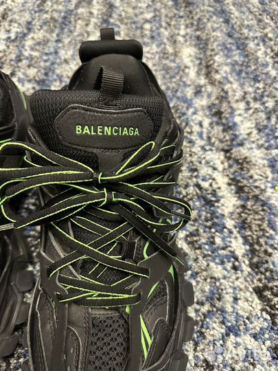Balenciaga track 1