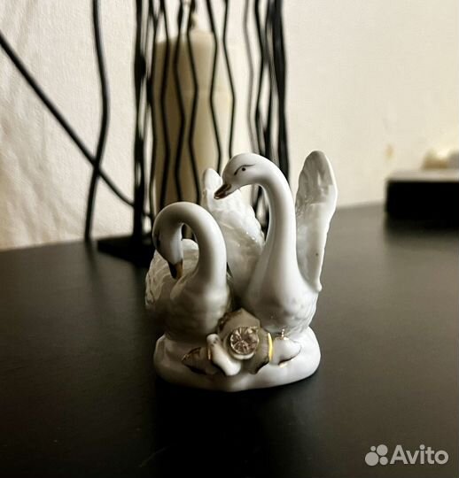 Статуэтка лебедь