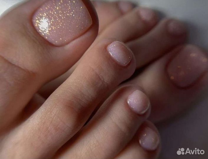 Педикюр с покрытием гель-лаком