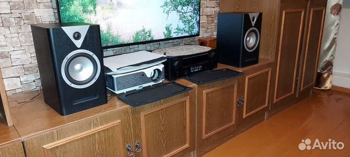 Полочные колонки Vector HX210