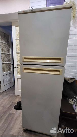 Холодильник бу стинол